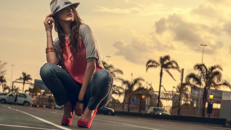1920x1200 Girl With Hat