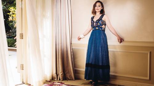 2015 Emilia Clarke Wide