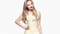 Amanda Seyfried 3 Wide