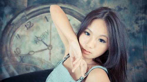 Asian Girl Look Blue Eyes
