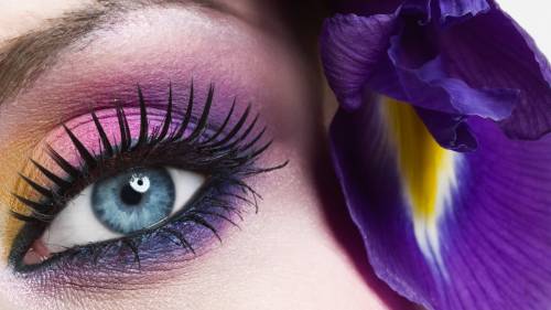 Beautiful Eye Makeup 2560x1600
