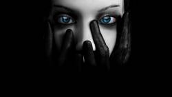Black And White Girl Blue Eyes 2560x1600