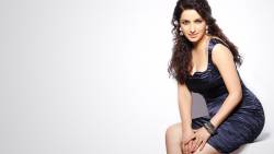 Bollywood Actress Tisca Chopra 1920x1200