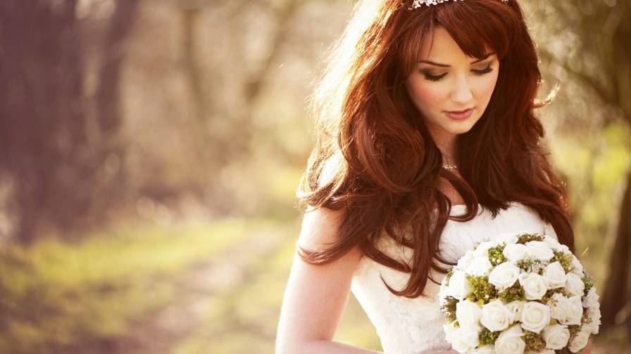 Bride Girl Dress Bouquet Roses