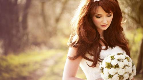 Bride Girl Dress Bouquet Roses