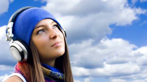 Girl Headphones Blue Sky 2560x1600