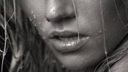 Juliane Raschke Wet Lips 2560x1600