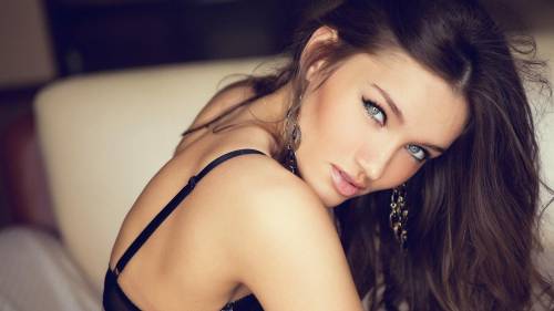 Look Beautiful Girl