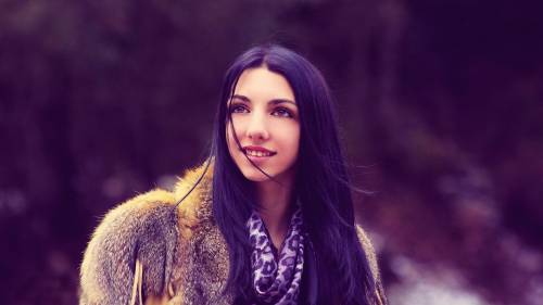 Model Brunette