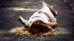 Mood Girl Asphalt