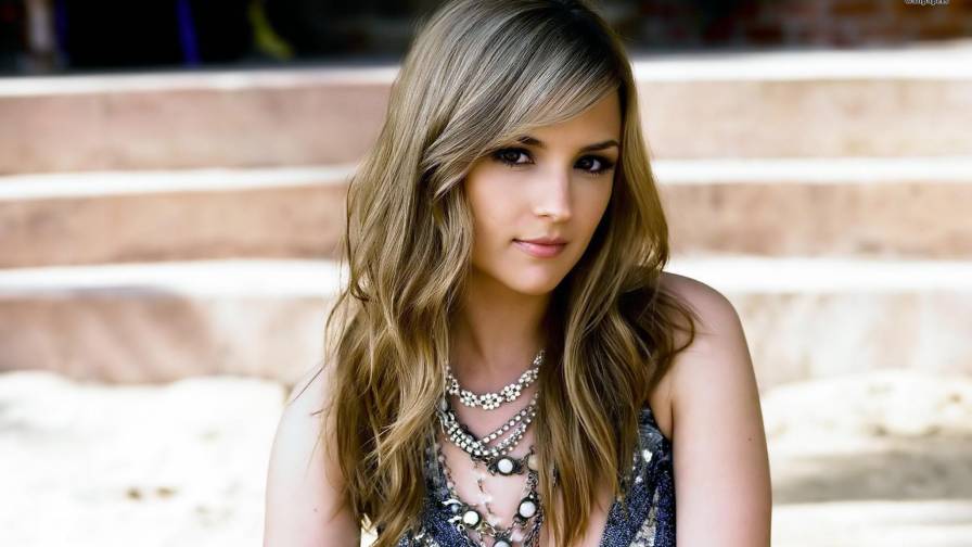 Rachael Leigh Cook