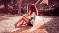 Redhead Teenage Girl Short Jeans 2560x1600