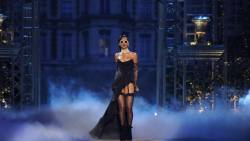 Rihanna Dress Smoke Stage Singer