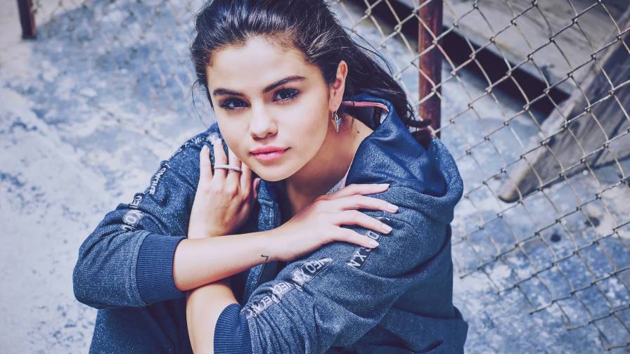 Selena Gomez 148 Wide