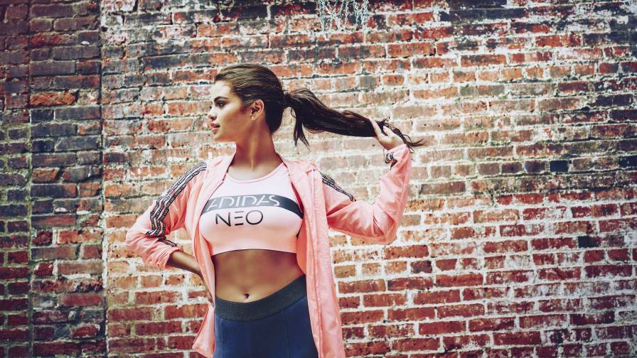 Selena Gomez Adidas 2560x1600