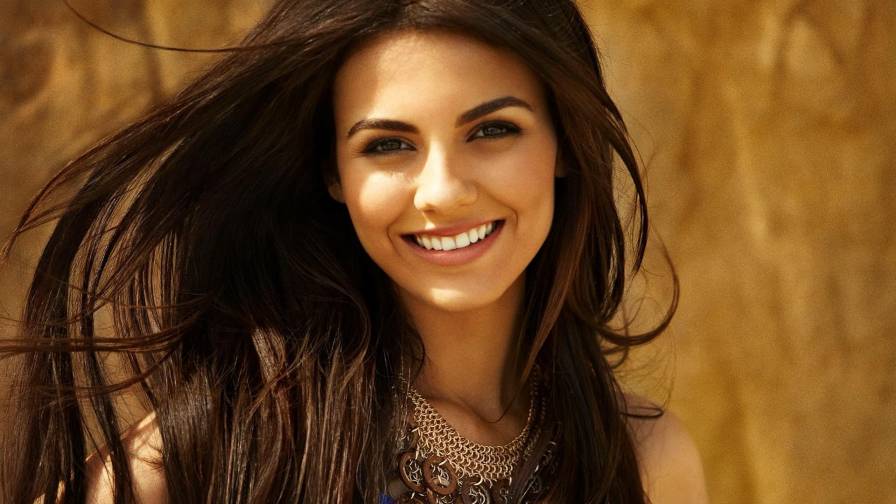Victoria Justice Girl Smile