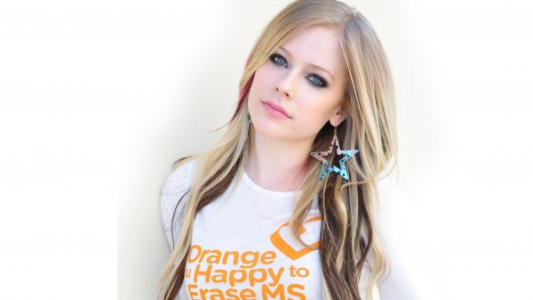 Аврил Лавин, Avril Lavigne, серьги, футболки, волосы, девушка, фоны, заставки