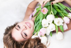 Девушка с цветами тюльпанов картинки на рабочий стол